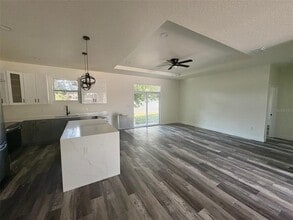 914 Edgedale Cir in Brandon, FL - Building Photo - Building Photo