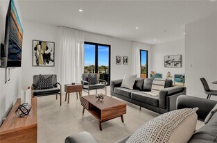 2100 Miami Rd, Unit #203 in Fort Lauderdale, FL - Building Photo