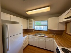 8701 Piney Point Dr in Austin, TX - Building Photo - Building Photo
