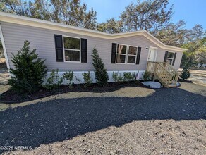 207 Ash St in Interlachen, FL - Building Photo - Building Photo