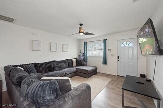 18510 Flamingo Rd in Ft. Myers, FL - Foto de edificio - Building Photo