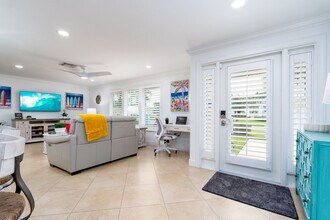 149 Beachcomber St in Marco Island, FL - Building Photo - Building Photo