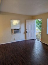 4619 9th Ave S in St. Petersburg, FL - Foto de edificio - Building Photo