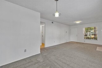 4838 S Semoran Blvd in Orlando, FL - Building Photo - Building Photo