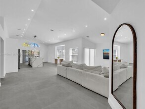 4962 SW 32nd Way in Fort Lauderdale, FL - Building Photo - Building Photo