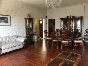 22913 Gershwin Dr in Woodland Hills, CA - Foto de edificio - Building Photo