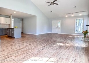 159 Tanglewood Pl in Morganville, NJ - Building Photo - Building Photo