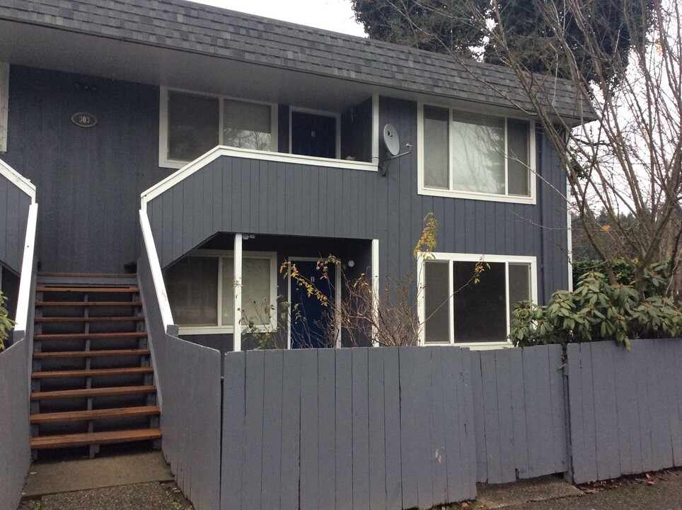 303 T St SE-Unit -Ohm #1 in Auburn, WA - Foto de edificio