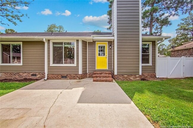 7312 Navarro St in Fayetteville, NC - Building Photo - Building Photo