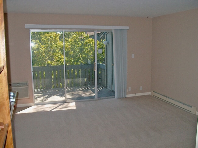 1036 Oak Grove Rd. #110 in Concord, CA - Building Photo - Building Photo