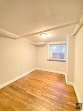 Barrow Street in New York, NY - Building Photo - Building Photo