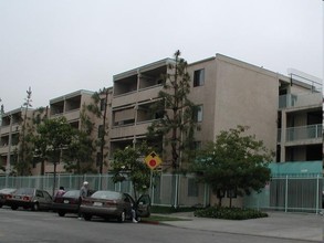 Providence Gardens Apartments in Long Beach, CA - Building Photo - Building Photo