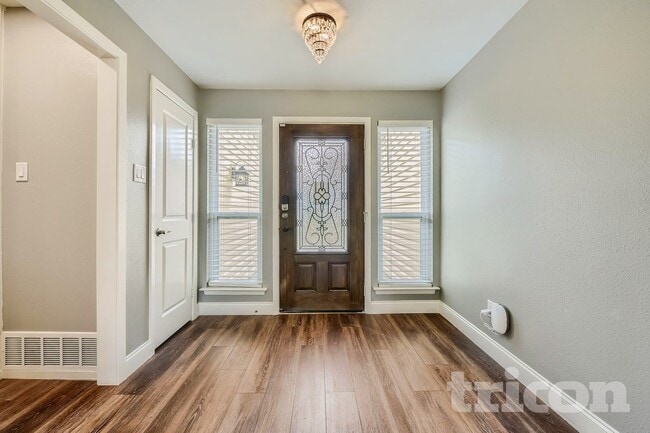 7549 David Dr in North Richland Hills, TX - Foto de edificio - Building Photo