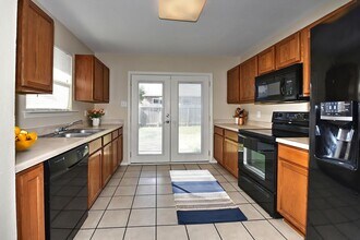 10634 Shaenmeadow in San Antonio, TX - Building Photo - Building Photo