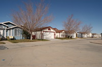 22241 Nisqually Rd in Apple Valley, CA - Foto de edificio - Building Photo