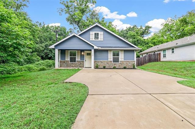 property at 715 N Rusk Ave