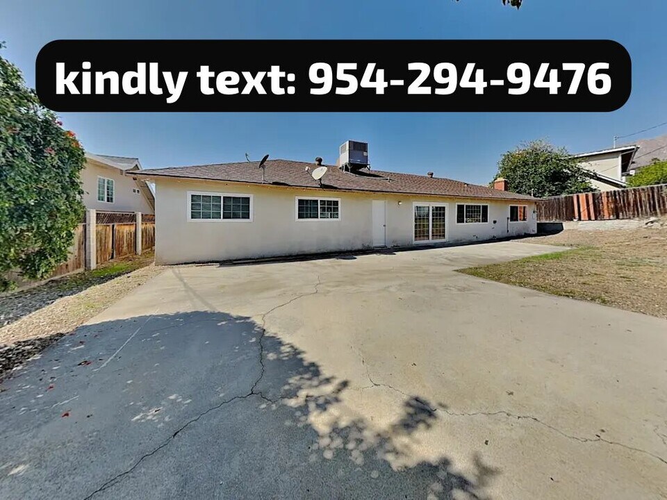 2386 Denair Ave in Highland, CA - Building Photo