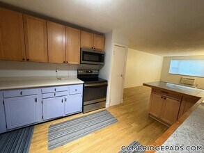 11 Cogswell Ave in Cambridge, MA - Building Photo - Building Photo