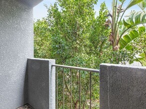 810 Crenshaw Blvd in Los Angeles, CA - Foto de edificio - Building Photo