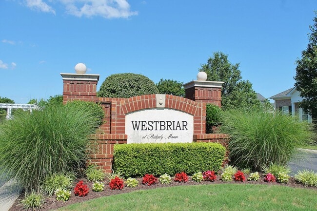 1105 Yarbrough Way in Virginia Beach, VA - Building Photo - Building Photo