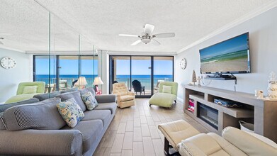 7205 Thomas Dr in Panama City Beach, FL - Foto de edificio - Building Photo