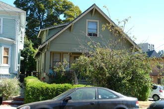 28-30 Yosemite Ave in Oakland, CA - Building Photo - Building Photo