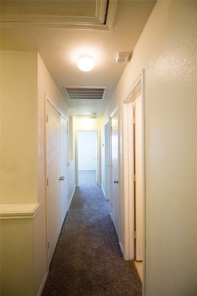 8011 Singing Sonnet Ln