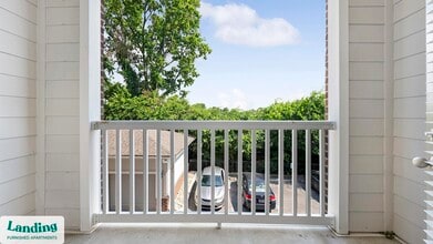 225 Walden Village Ln in Nashville, TN - Foto de edificio - Building Photo