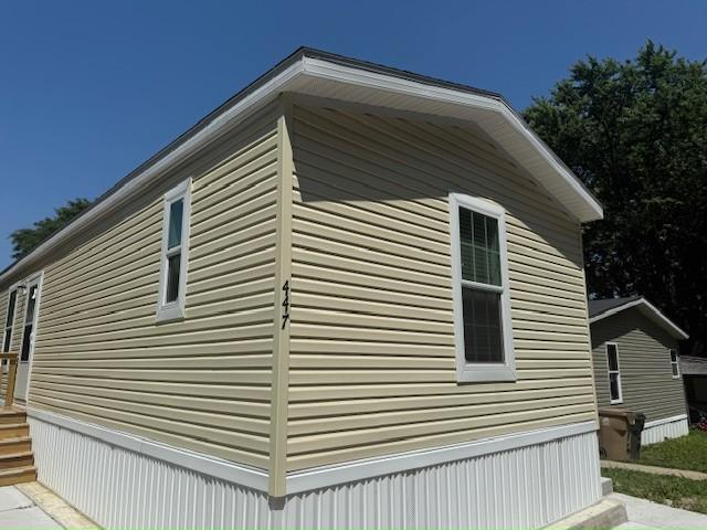 property at 447 Warbler Ln