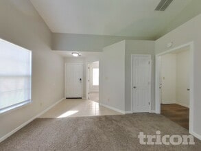 5260 Pin Oak Dr in Indianapolis, IN - Building Photo - Building Photo