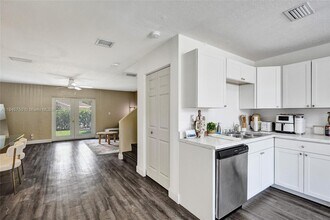 1359 Sussex Dr in North Lauderdale, FL - Building Photo - Building Photo