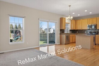 159 Stone Ridge Way in Berea, OH - Building Photo - Building Photo