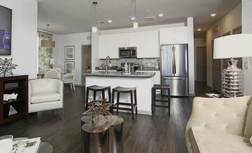 Avana Parkway in Orlando, FL - Building Photo - Building Photo