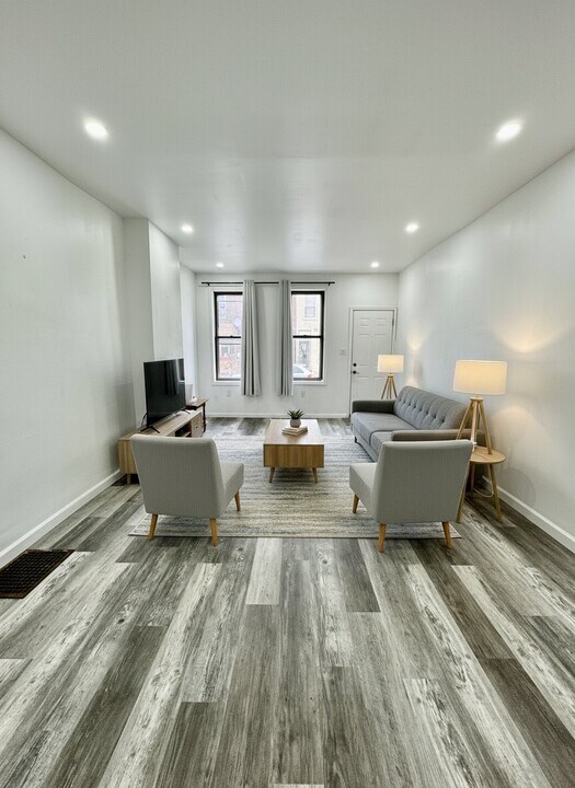 1828 E Orleans St in Philadelphia, PA - Building Photo