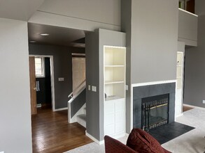 11830 N Country Ln in Mequon, WI - Building Photo - Building Photo