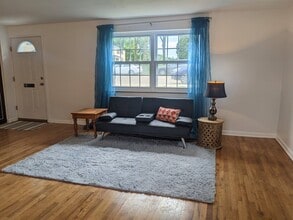 52 Chapel Dr in Pittsburgh, PA - Building Photo - Building Photo