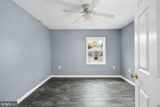 57 Ringgold Rd in Fredericksburg, VA - Foto de edificio - Building Photo