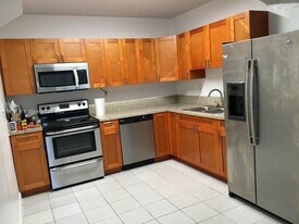 6313 Hayes St in Hollywood, FL - Building Photo