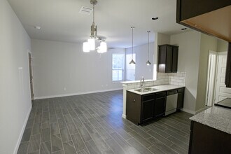 7119 Faith Wy in San Antonio, TX - Foto de edificio - Building Photo