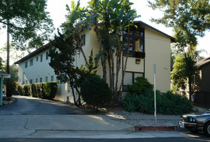 228 W Alamar Ave Apartments