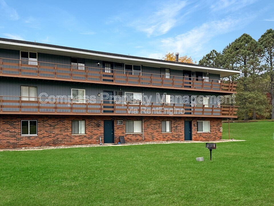 1605 Bacon Ave in Portage, MI - Building Photo
