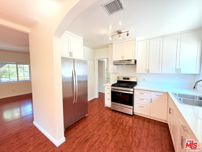property at 2723 Ballard St