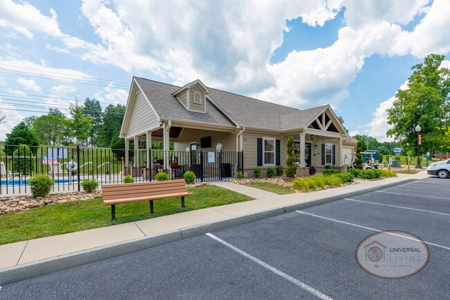 Pickens Bridge Village in Piney Flats, TN - Building Photo - Building Photo