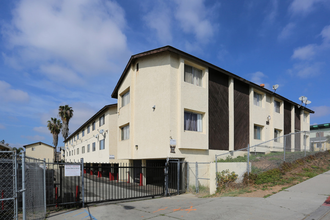 344-348 S Willie James Jones Ave in San Diego, CA - Building Photo