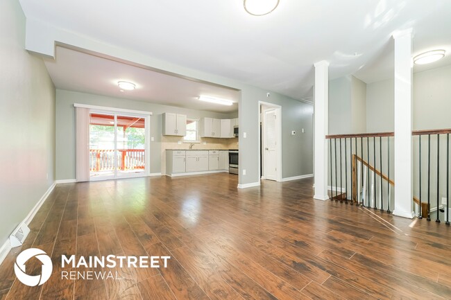 404 SW Keystone Ct in Blue Springs, MO - Building Photo - Building Photo