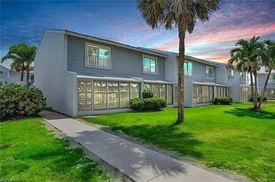 18010 San Carlos Blvd in Fort Myers Beach, FL - Building Photo