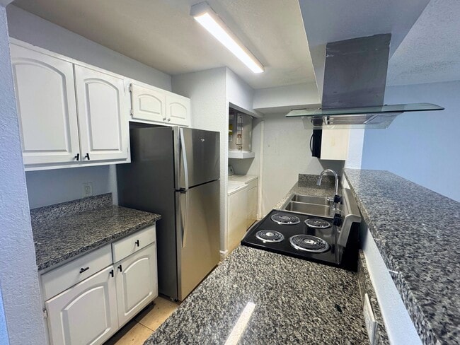 4501 Treehouse Ln in Tamarac, FL - Building Photo - Building Photo