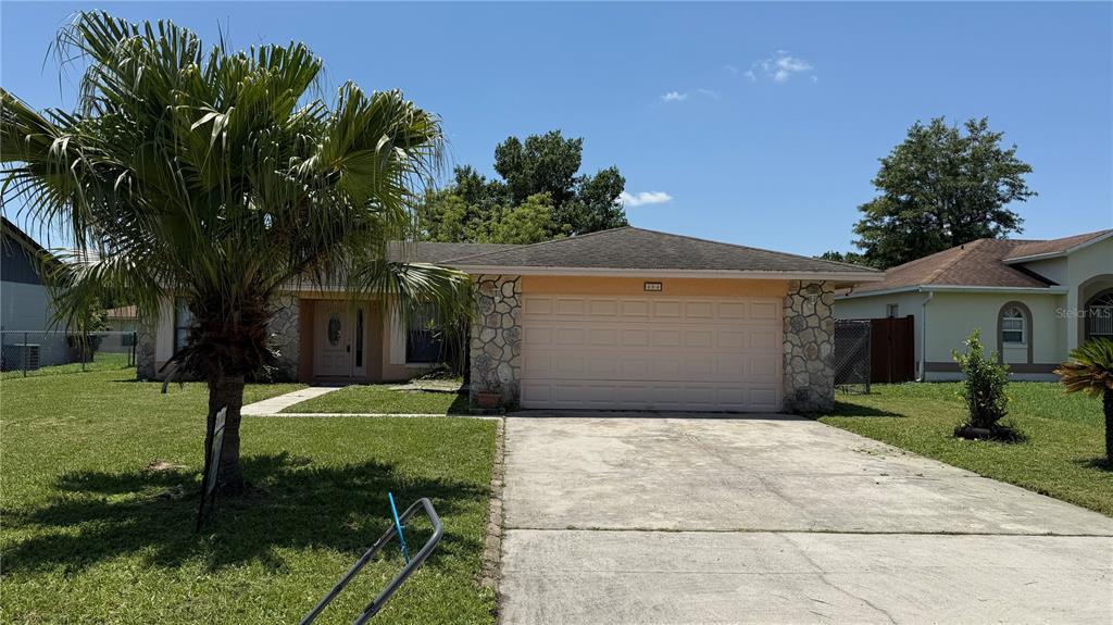 404 Spike Ct in Kissimmee, FL - Building Photo