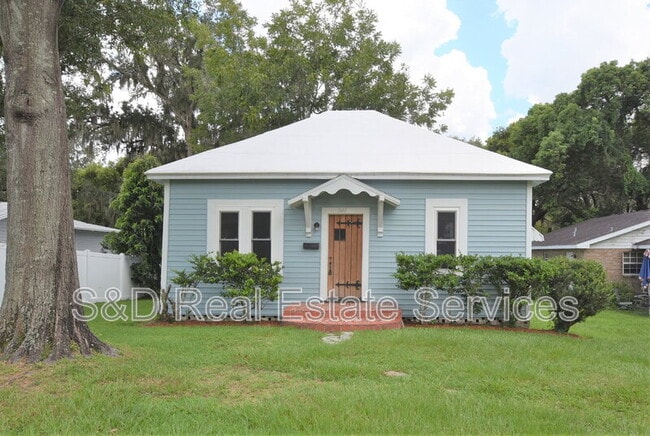 property at 213 E Patterson St