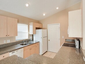 6010 33rd Dr E in Palmetto, FL - Foto de edificio - Building Photo